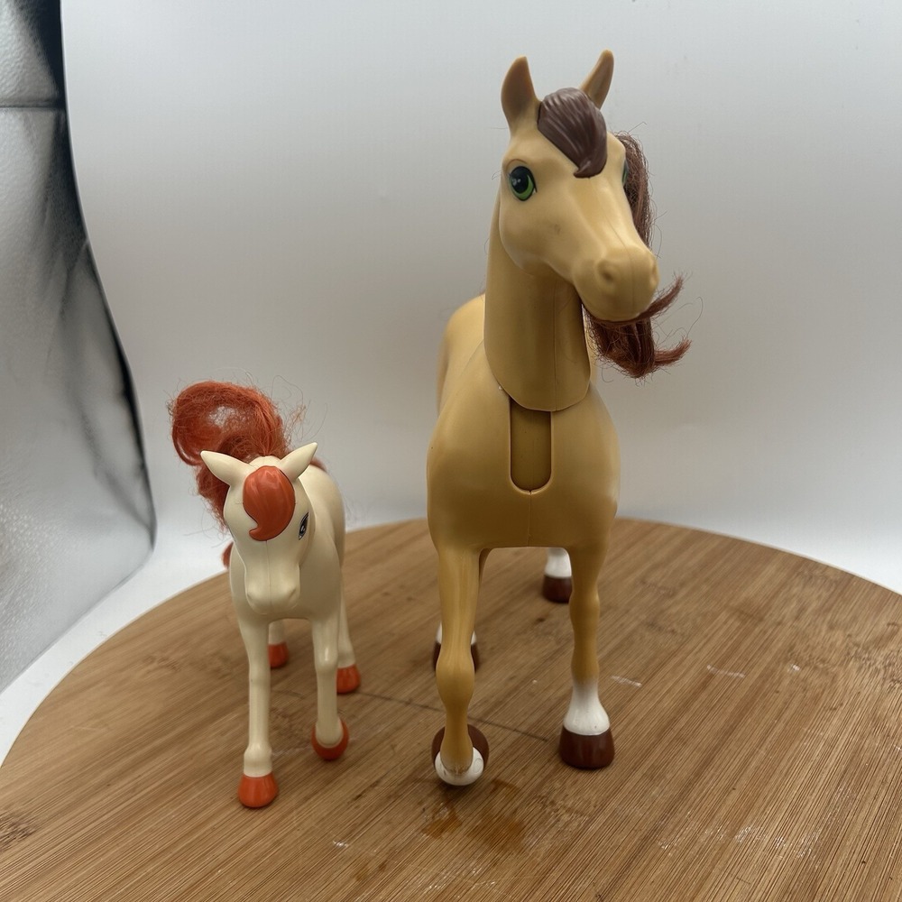 Barbie Hugs N Plays Barbie Horse & Chelsea Horse With Moveable Heads No Saddles - Picture 2 of 6